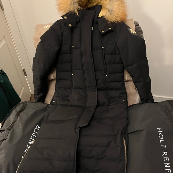 Moose knuckles long coat. Size xs . New. Black.  Gold fur . - Picture 2 of 15